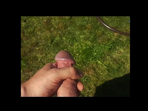 ❤️ Una guapa calenta es folla el seu cony rosa i es corre amb un esquitxat en un jardí d'estiu Porno a nosaltres ca.cassino-vulkan646.ru ﹏