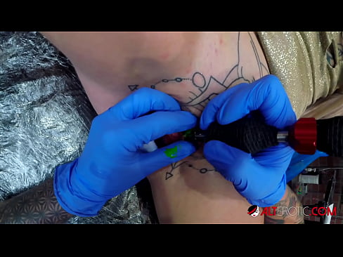 ❤️ La bomba Sully Savage, molt tatuada, es va tatuar al clítoris Porno a nosaltres ca.cassino-vulkan646.ru ﹏